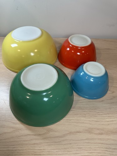 Pyrex primary colors nesting - primary,