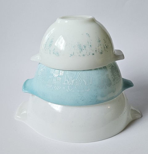 Pyrex cinderella nesting - pyrex, bowls