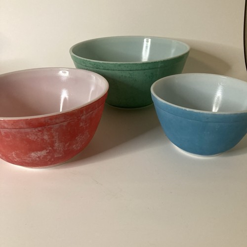 Pyrex primary color set - pyrex,