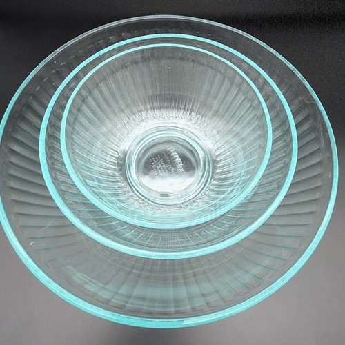 Pyrex nesting mixing bowls - mixing,